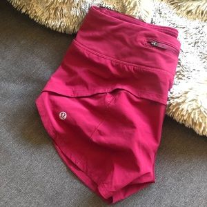 Lululemon 2.5 red running shorts